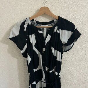 Time and Tru Black & White Abstract Button Front Midi Dress | Size M